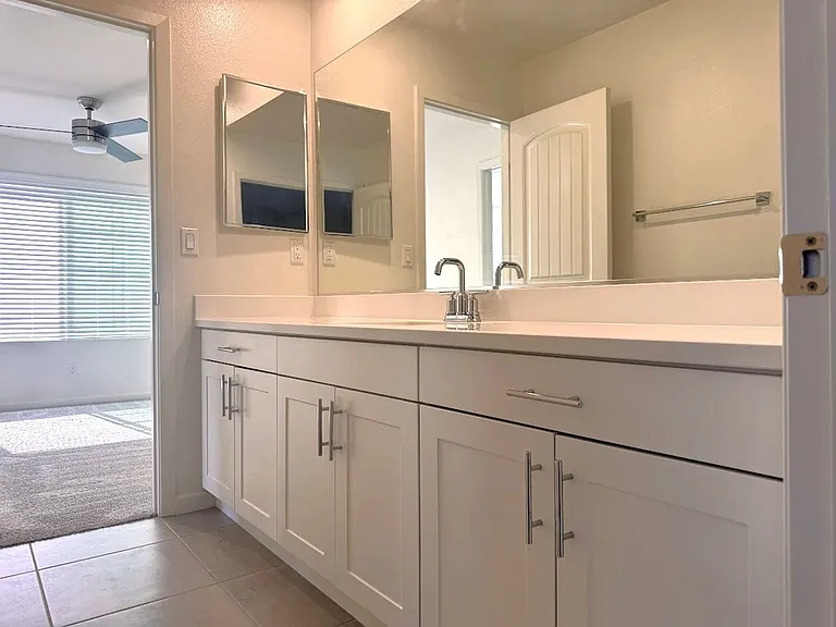1014 W Buttercup Ln — Photo 30