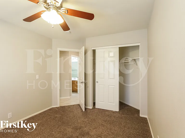 6654 E Rhodes St — Photo 15