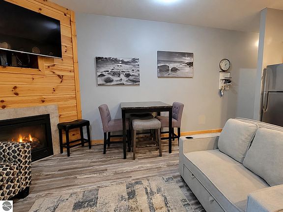 5th image of 2100 W Schuss Mountain Rd #309