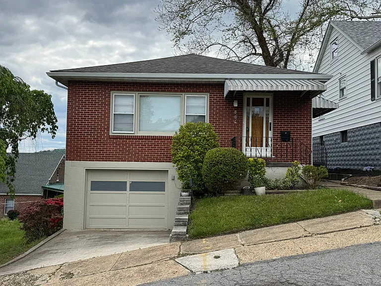 804 Elmwood Ln — Photo 41