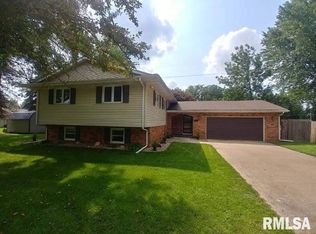 2 Sunset Dr, Cordova, IL 61242