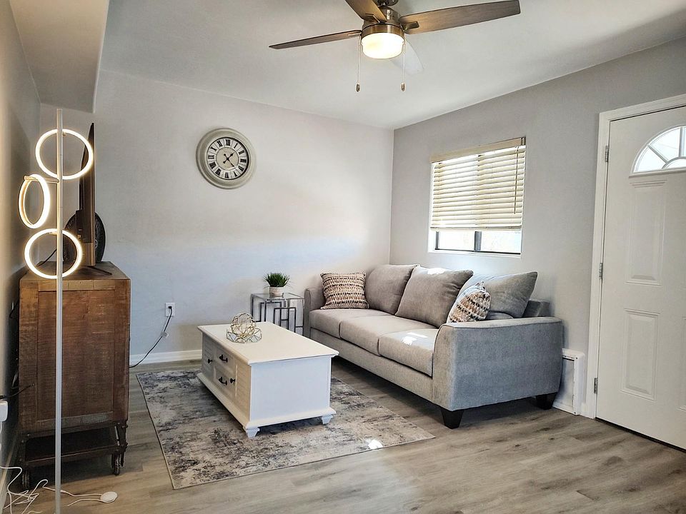 1st image of 3642 N Tres Lomas Dr