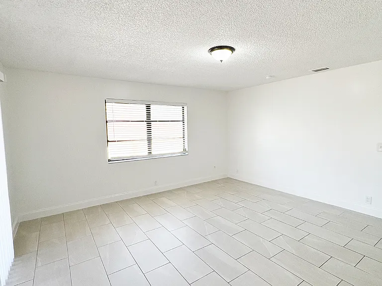 1331 S Federal Hwy #4 — Photo 5