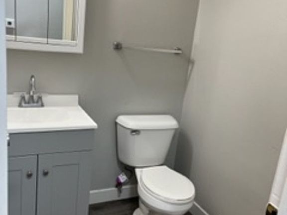4th image of 3025 W 72nd St