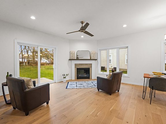 3rd image of 117 Ashberry Ln