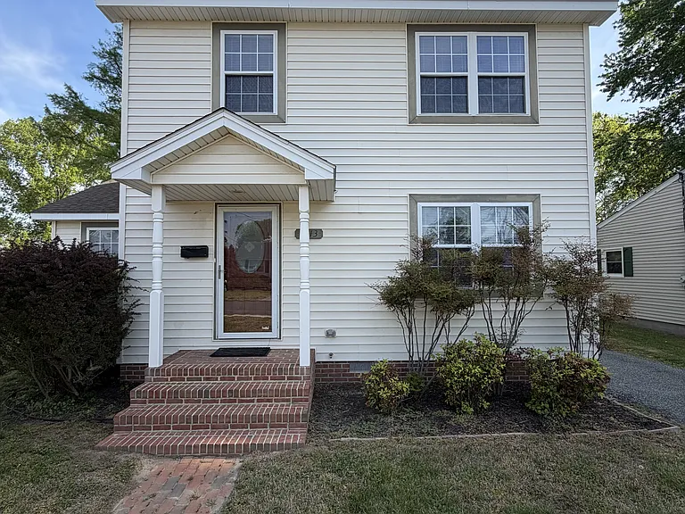 1513 Princess Anne Ln — Photo 1