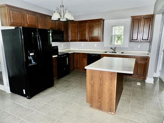 2nd image of 161 N Marion St
