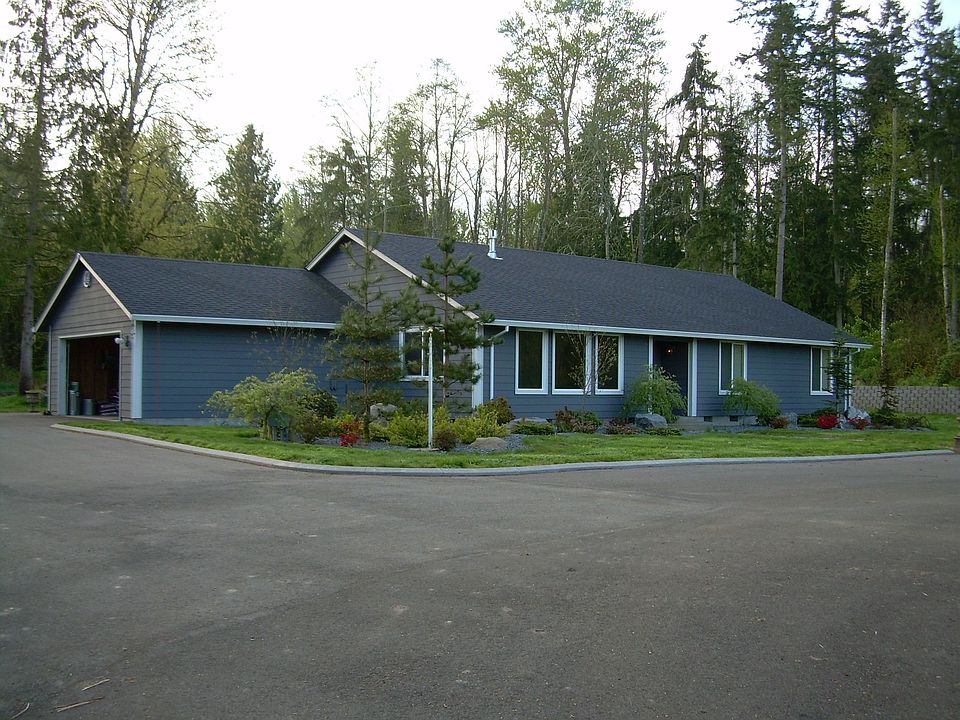 Asphalt Driveway in front of home 