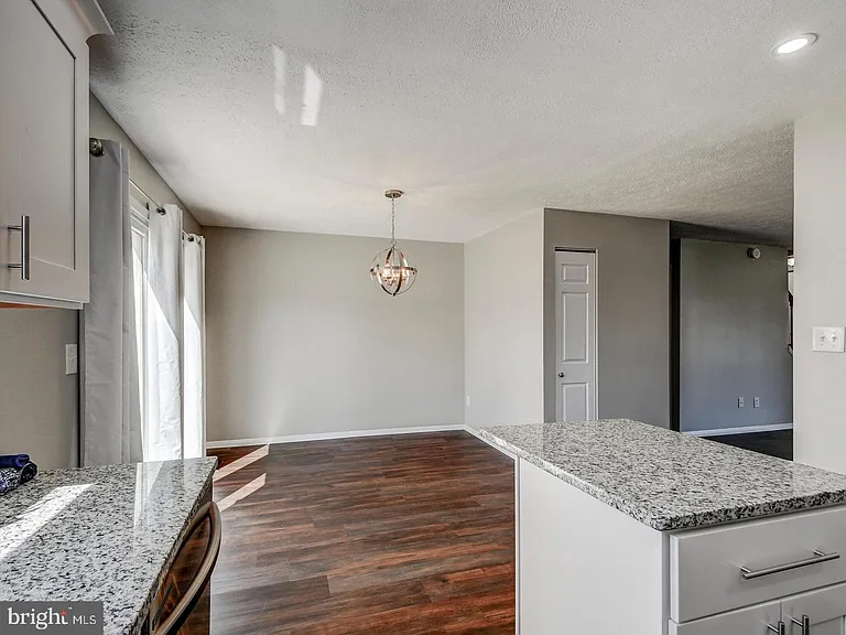 16 Pikehall Pl — Photo 7