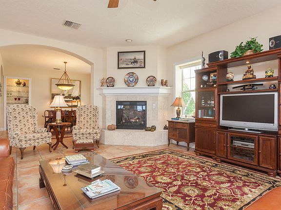 5th image of 332 Kent Dr