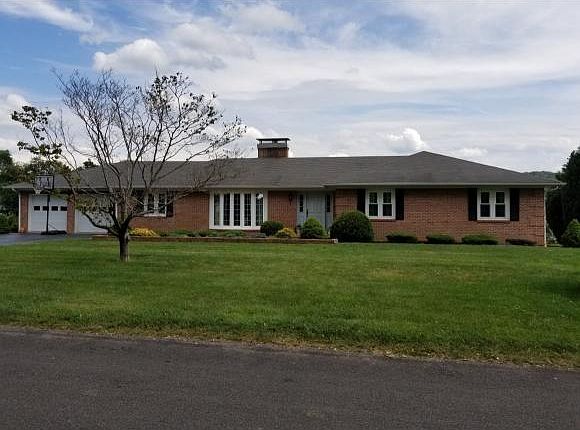 1st image of 19382 Oakwood Dr