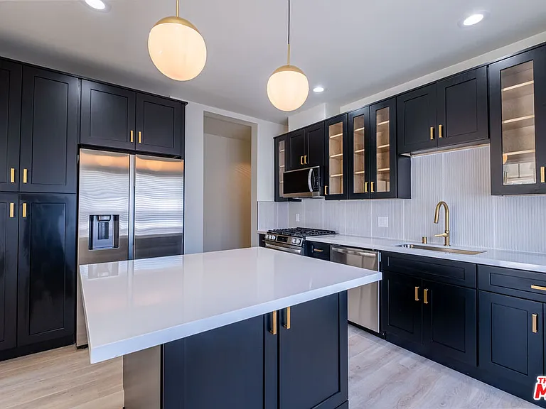 216 N Catalina Ave #216B — Photo 6