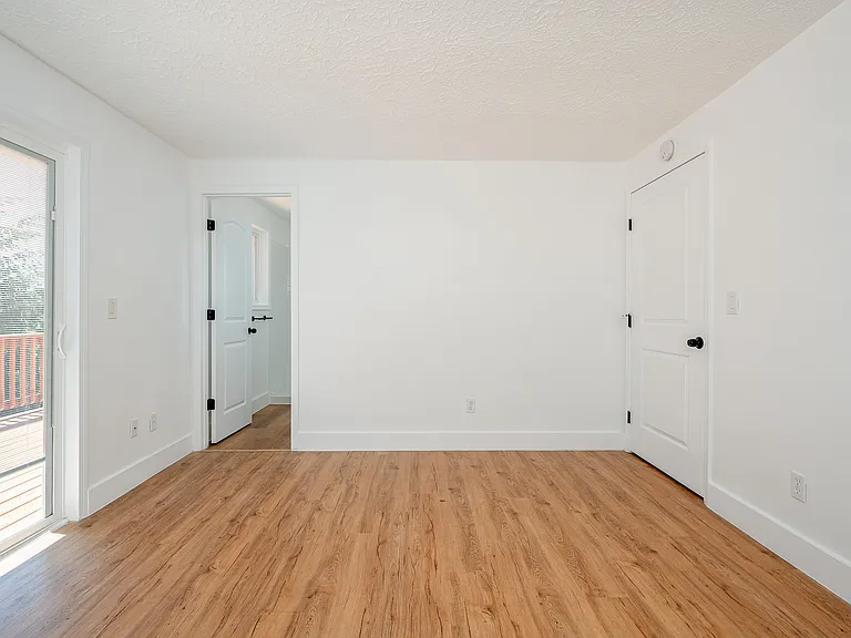 1115 NE 63rd St — Photo 31