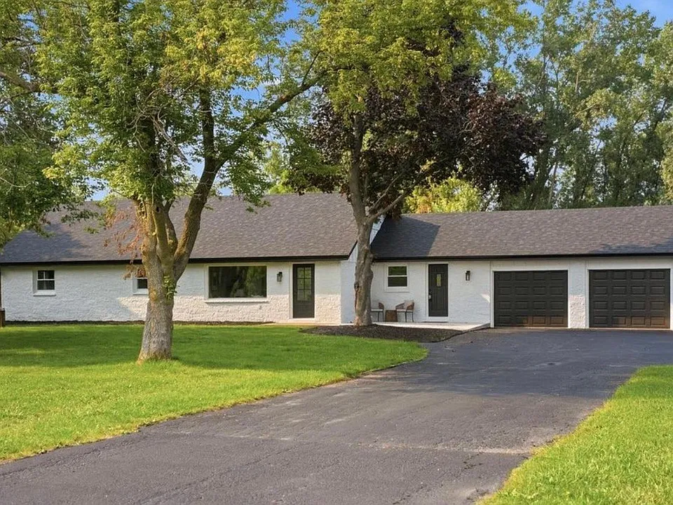 7526 W County Line Rd