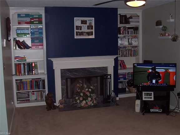 4th image of 18 Dover Place Ln