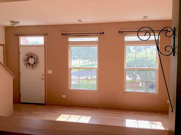 4th image of 2303 Bradley Dr