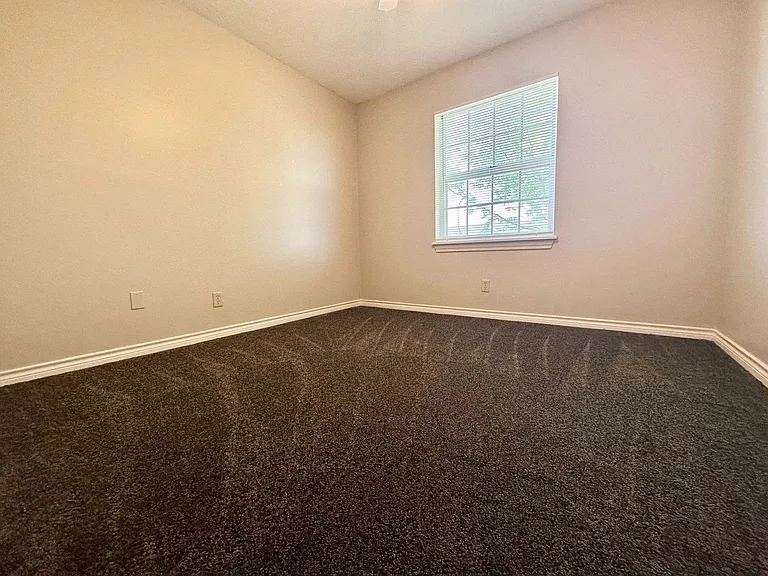 Parkview Apartments — Photo 26