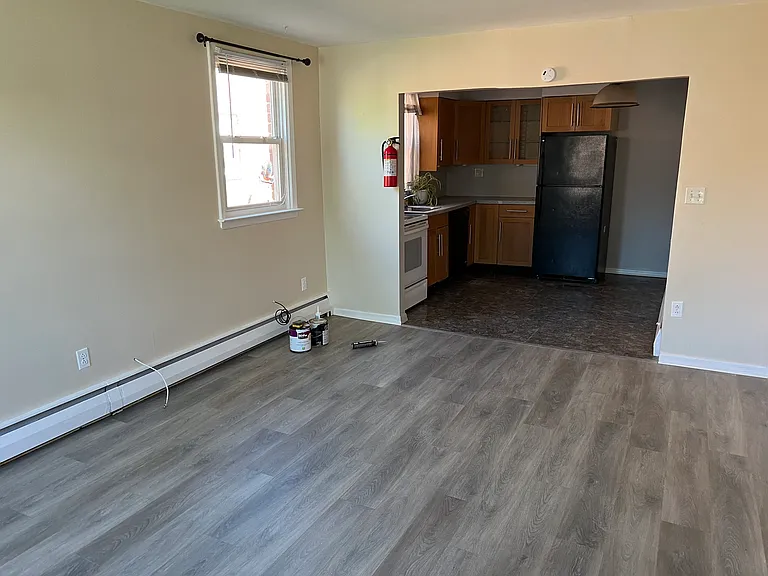 407 W Logan St #1 — Photo 3