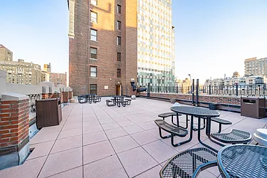 250 West 100th Street in Upper West Side