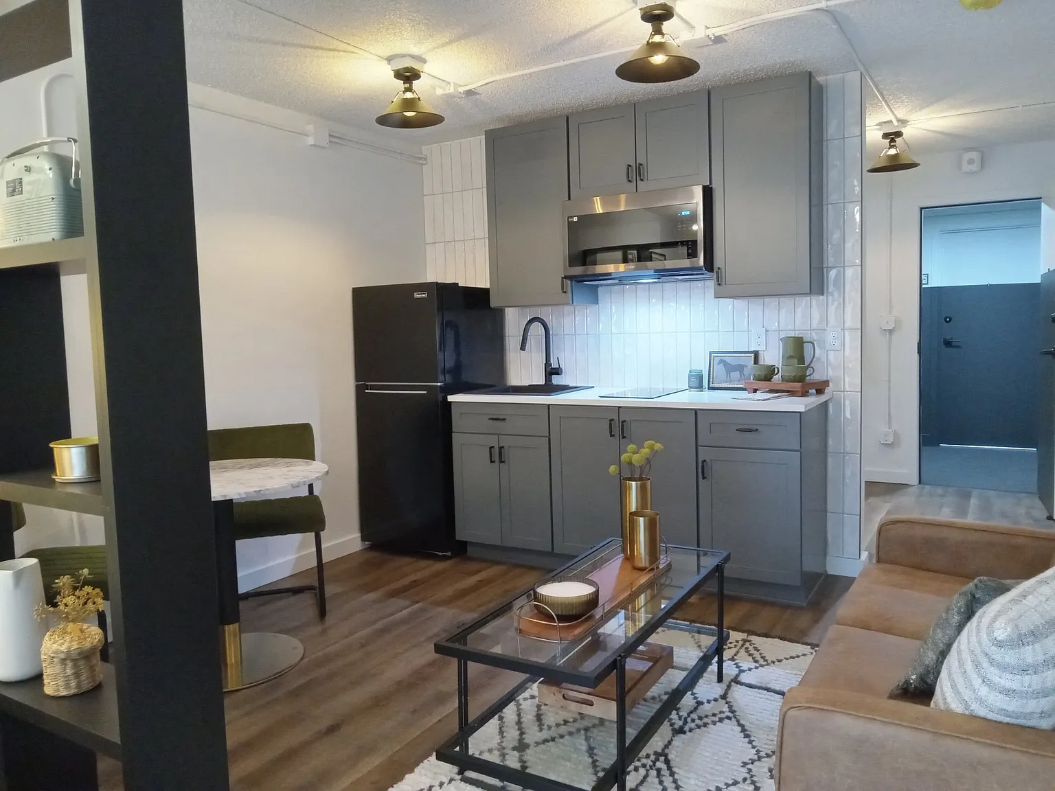 9 North — Photo 3