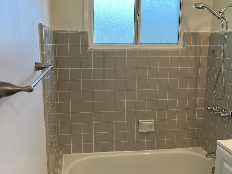 1701 Peppertree Ln — Photo 7