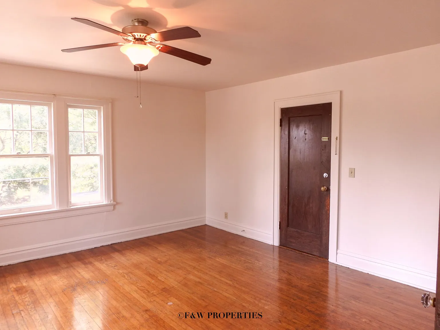 1560 E. Broad St. — Photo 3
