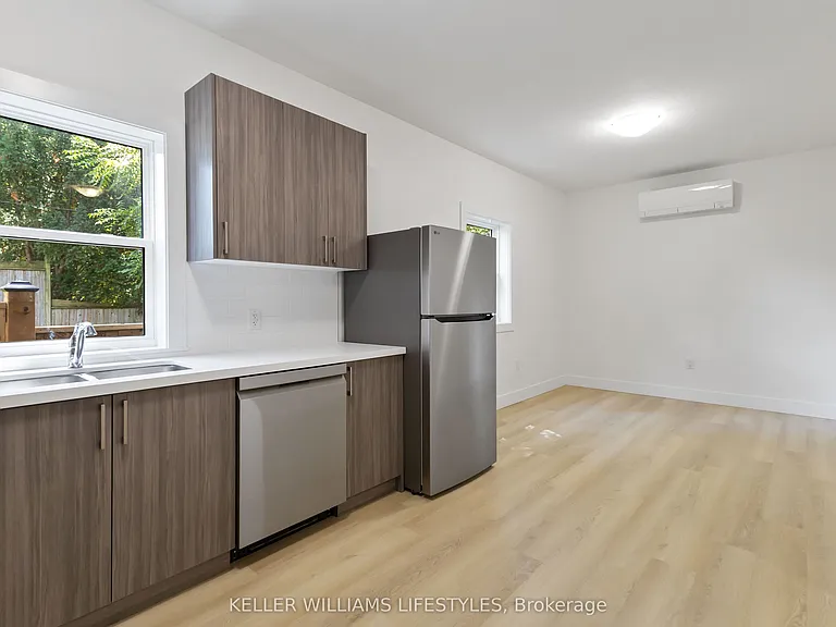 178 Woodward Ave #C — Photo 8