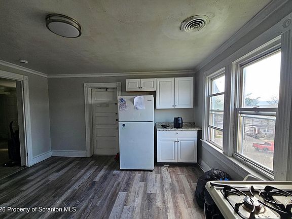 3rd image of 826 Prospect Ave APT 2