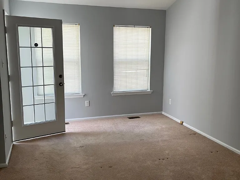 402 Harvest Ln — Photo 14