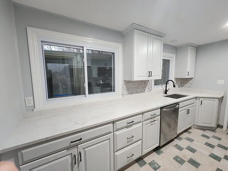 1751 S Main St — Photo 36