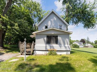 325 Chism St, Schenectady, NY 12304