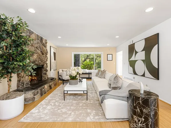 6101 Shirley Ave, Tarzana, CA 91356