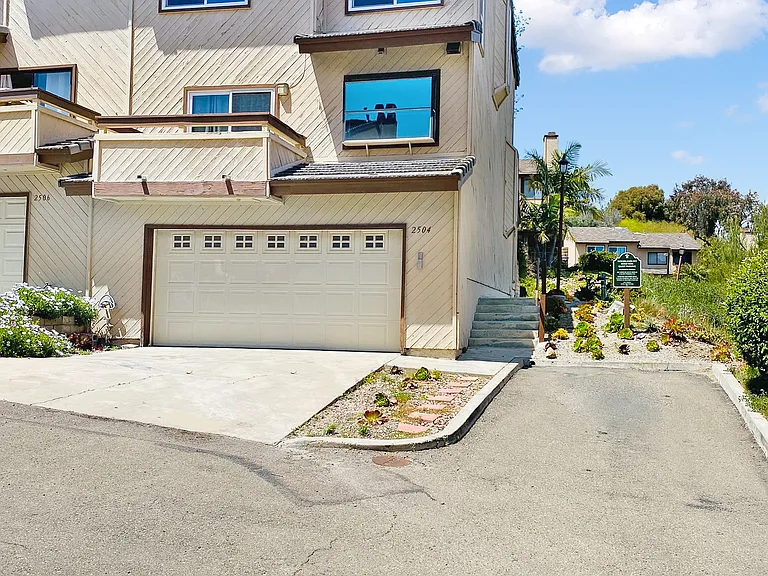 2504 Woodlands Way — Photo 28