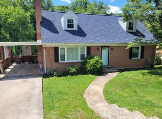 4356 Cresthill Dr, Roanoke, VA 24018