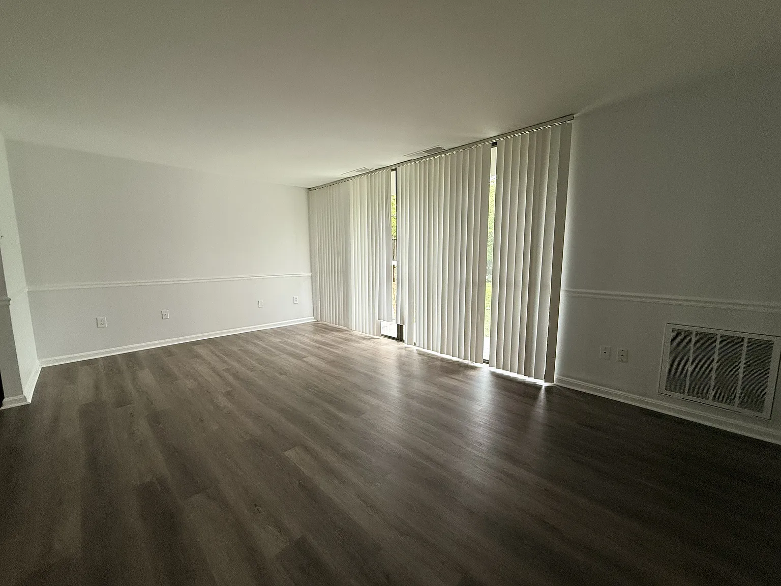 1 bed, 1032 sqft, $1,875 — Photo 4