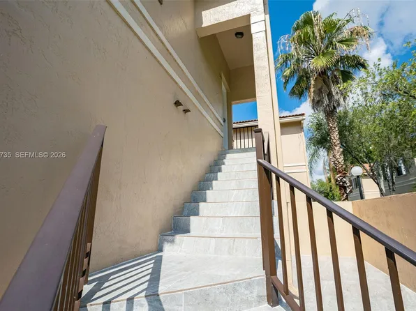 15865 SW 6th Pl APT 201, Pembroke Pines, FL 33027