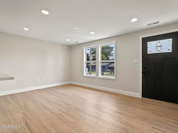 3rd image of 77 Helen Avenue
