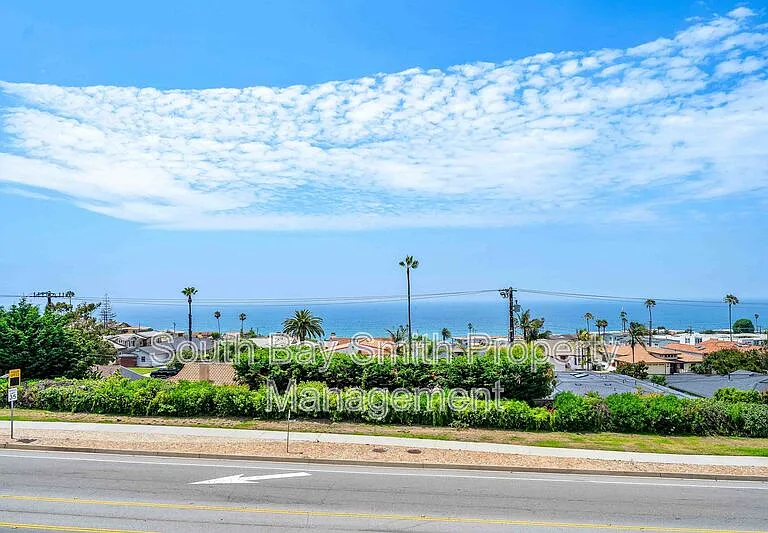420 Palos Verdes Blvd — Photo 20