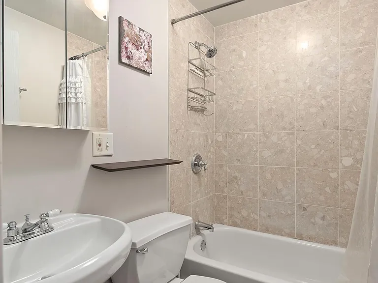1522 W Fargo Ave #2N — Photo 12