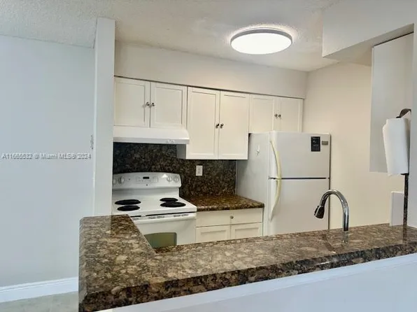 2866 S University Dr APT 5201, Fort Lauderdale, FL 33328