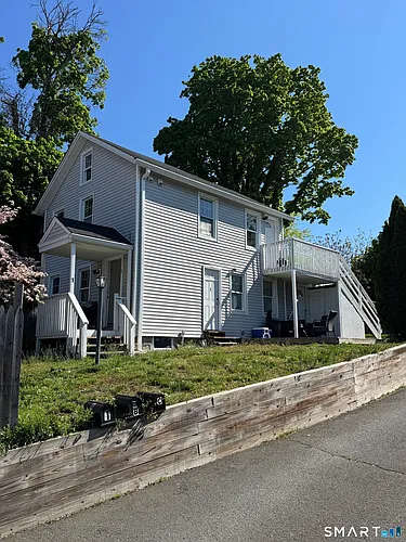 24 Lowe St Photo 1