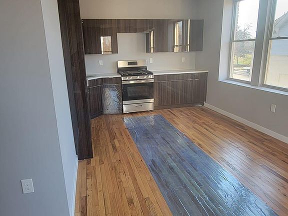 5th image of 585 Central Ave #201