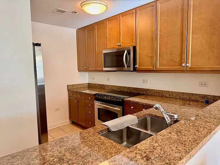 130 N Garland Ct #2110 — Photo 8