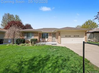 39629 Edgemont Dr, Sterling Heights, MI 48310