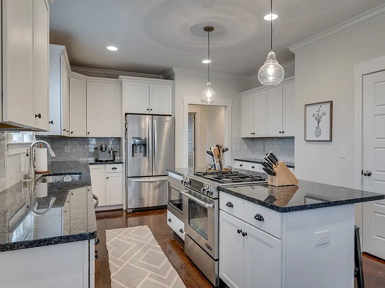 4704B Michigan Ave — Photo 46