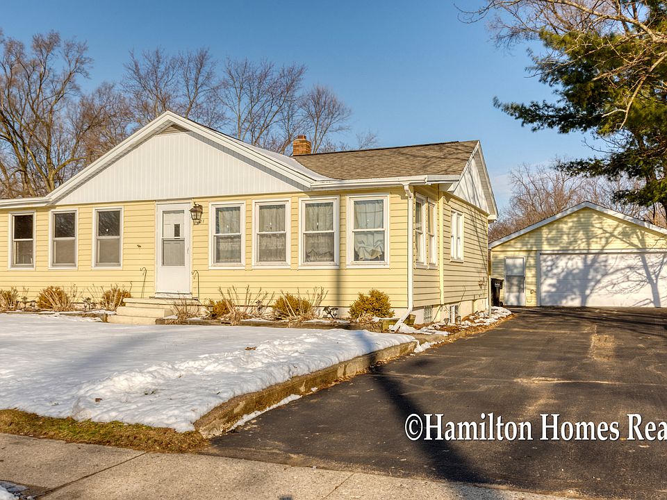 1st image of 221 Janet St SE