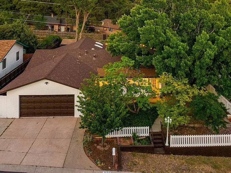 3650 N Loma Vista Dr — Photo 2