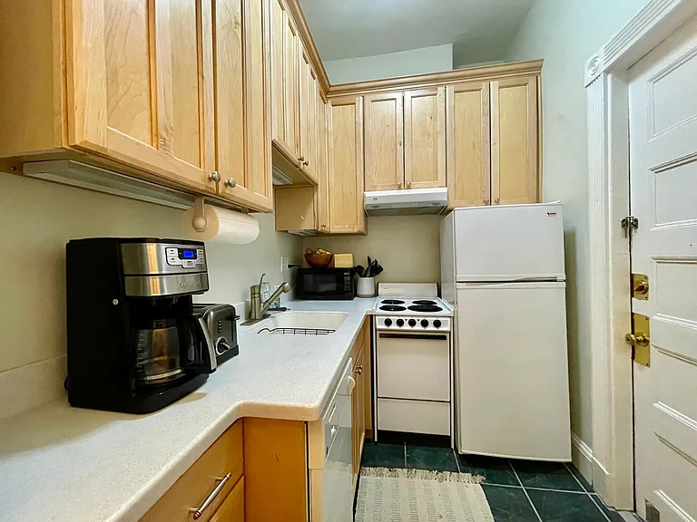30 Peterborough St #29 — Photo 11