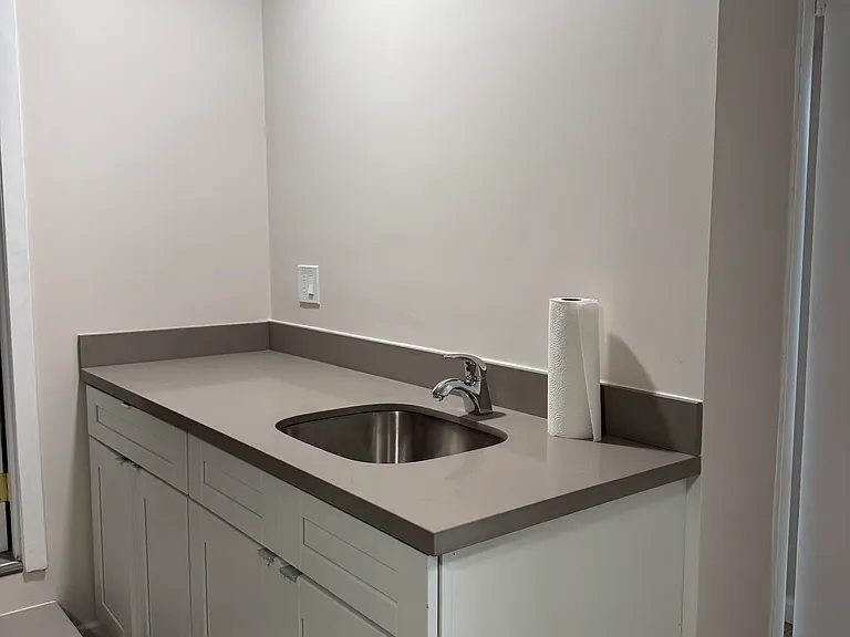 219 Broad St — Photo 11