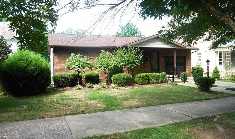 1st image of 807 2nd St